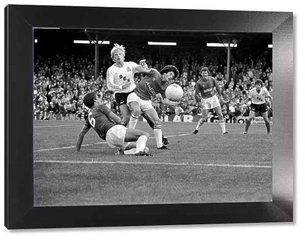 Barnsley 3 v. Bolton 0. September 1981 MF03-08-054