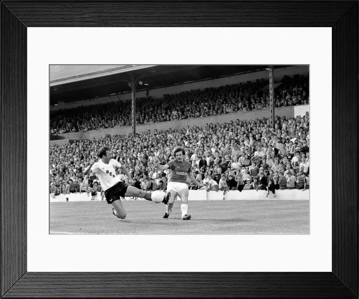 Framed Print : Barnsley 3 v. Bolton 0. September 1981 MF03-08-063 Framed Print : Barnsley 3 v. Bolton 0. September 1981 MF03-08-063