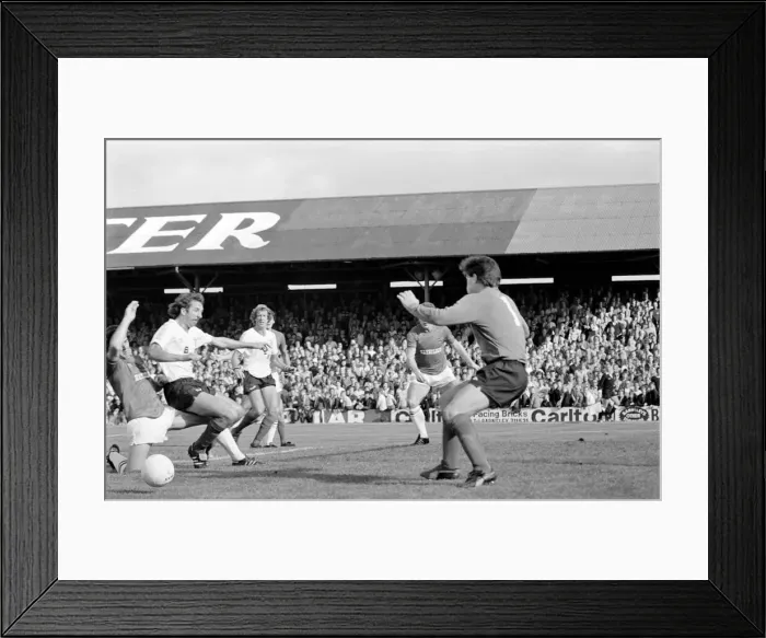 Framed Print : Barnsley 3 v. Bolton 0. September 1981 MF03-08-106 Framed Print : Barnsley 3 v. Bolton 0. September 1981 MF03-08-106