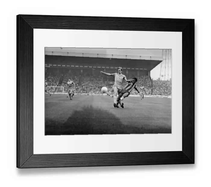 Framed Print : Manchester City v. West Bromwich Albion. August 1981 MF03-07-007 Framed Print : Manchester City v. West Bromwich Albion. August 1981 MF03-07-007