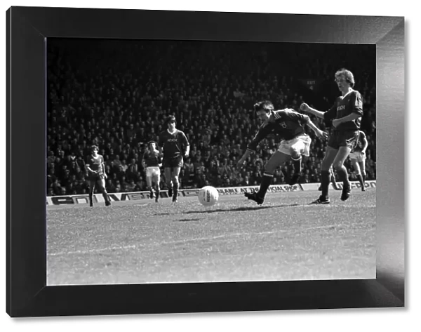 Liverpool 0 v. Sunderland 1. Division One Football. May 1981 MF02-27-013