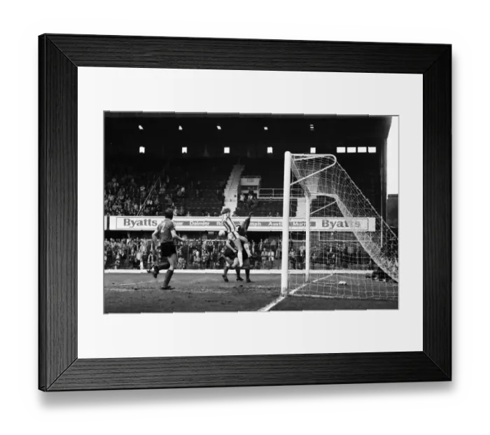 Framed Print : Stoke City 2 v. Sunderland 0. Division One Football. April 1981 MF02-18-092 Framed Print : Stoke City 2 v. Sunderland 0. Division One Football. April 1981 MF02-18-092