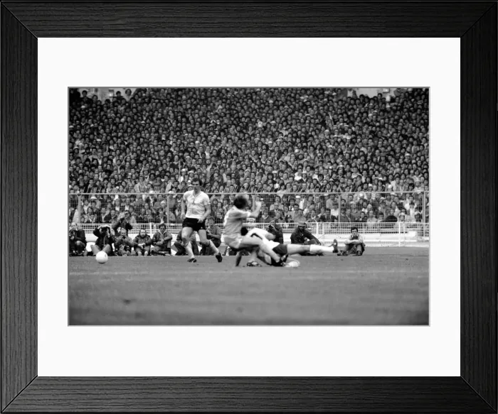 Framed Print : F. A. Cup Final. Manchester City 1 v. Tottenham Hotspur 1. May 1981 MF02-30-061 Framed Print : F. A. Cup Final. Manchester City 1 v. Tottenham Hotspur 1. May 1981 MF02-30-061