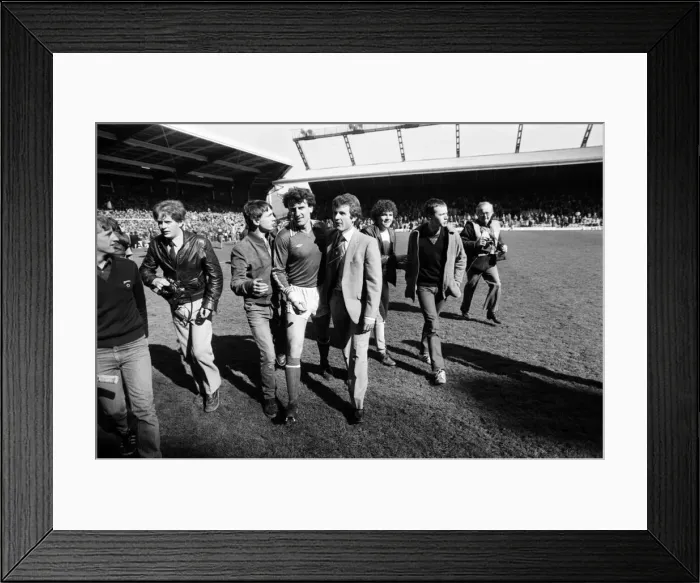 Framed Print : Liverpool 0 v. Sunderland 1. Division One Football. May 1981 MF02-27-025 Framed Print : Liverpool 0 v. Sunderland 1. Division One Football. May 1981 MF02-27-025