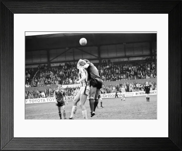 Framed Print : Stoke City 2 v. Sunderland 0. Division One Football. April 1981 MF02-18-101 Framed Print : Stoke City 2 v. Sunderland 0. Division One Football. April 1981 MF02-18-101