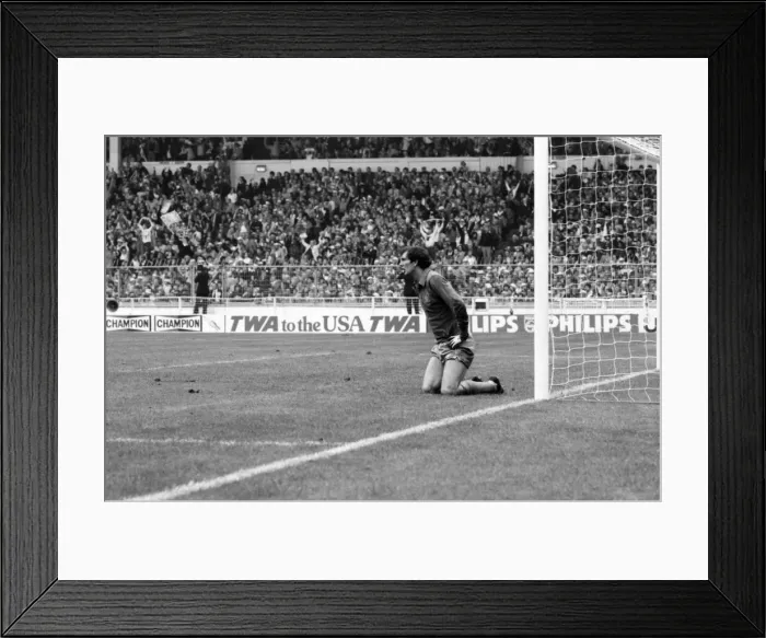 Framed Print : F. A. Cup Final. Manchester City 1 v. Tottenham Hotspur 1. May 1981 MF02-31-054 Framed Print : F. A. Cup Final. Manchester City 1 v. Tottenham Hotspur 1. May 1981 MF02-31-054