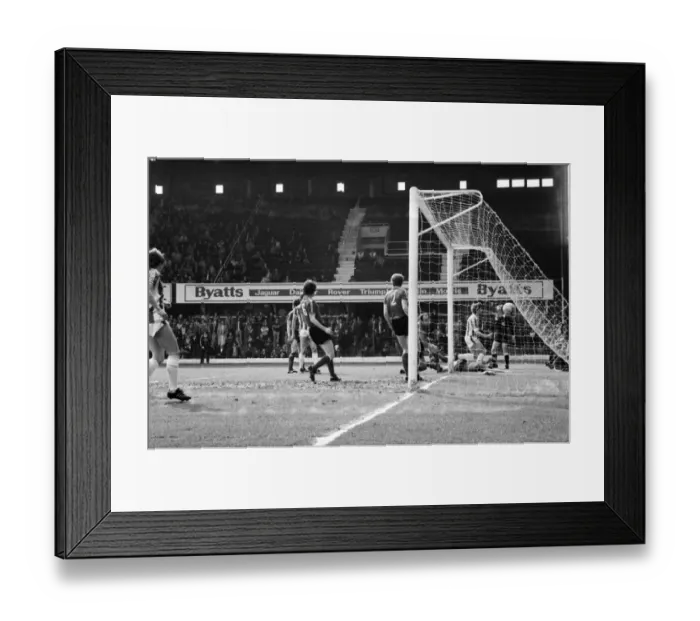 Framed Print : Stoke City 2 v. Sunderland 0. Division One Football. April 1981 MF02-18-085