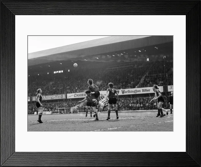 Framed Print : Stoke City 2 v. Sunderland 0. Division One Football. April 1981 MF02-18-086 Framed Print : Stoke City 2 v. Sunderland 0. Division One Football. April 1981 MF02-18-086