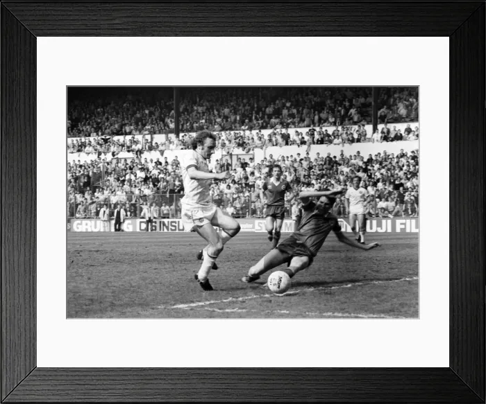 Framed Print : Leeds United 2. v. Brighton and Hove Albion 1. Division 1 Football. May 1982 MF07-01-026 Framed Print : Leeds United 2. v. Brighton and Hove Albion 1. Division 1 Football. May 1982 MF07-01-026