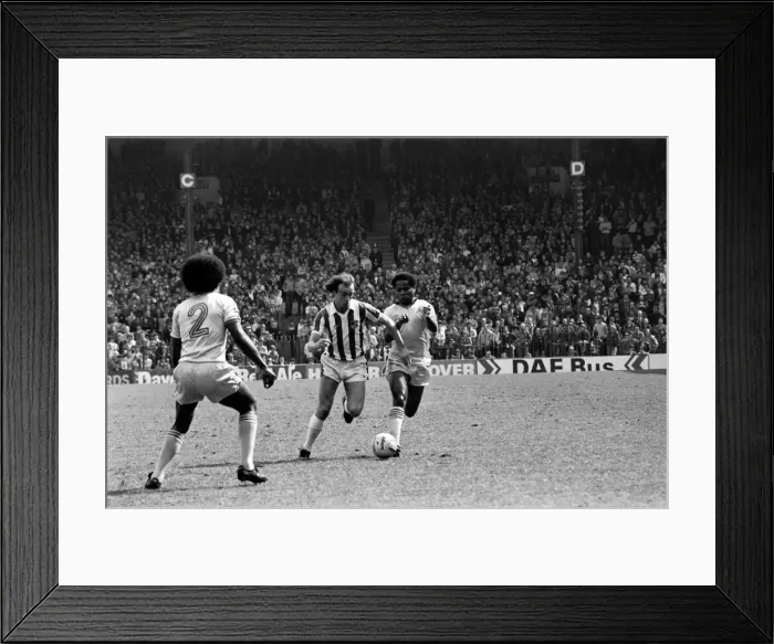 Framed Print : Stoke 2 v. Notts. County 2. Division 1 Football. May 1982 MF07-06-032
