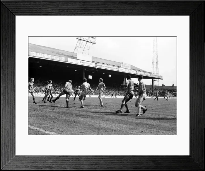 Framed Print : Manchester City 1 v. Coventry 3. May 1982 MF07-05-123 Framed Print : Manchester City 1 v. Coventry 3. May 1982 MF07-05-123
