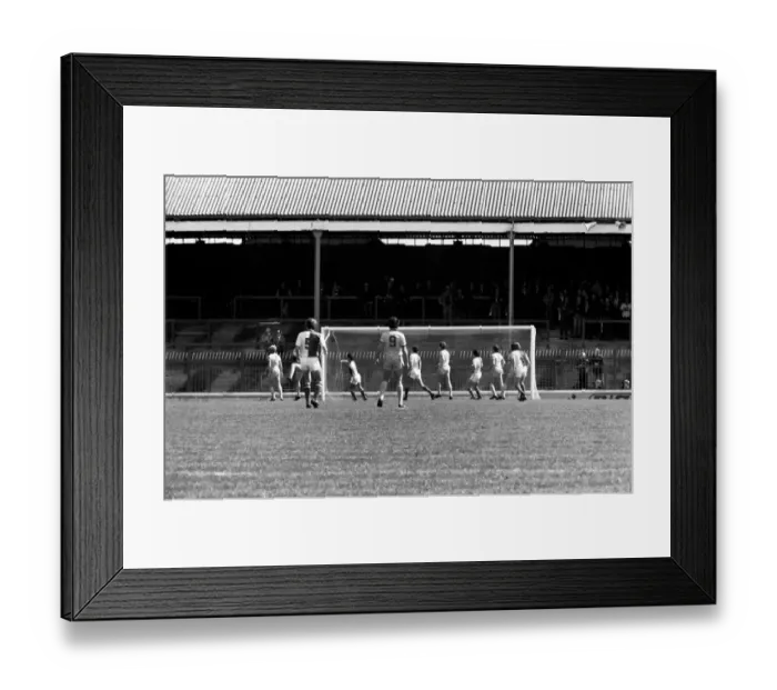 Framed Print : Blackburn Rovers 4 v. Newcastle United 1. Division 1 Football. May 1982 MF07-08-001