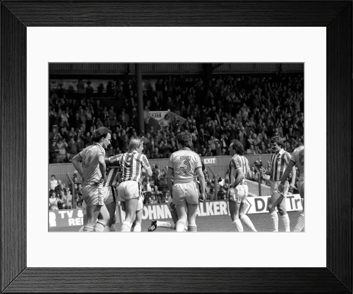 Framed Print : Stoke 2 v. Notts. County 2. Division 1 Football. May 1982 MF07-06-031 Framed Print : Stoke 2 v. Notts. County 2. Division 1 Football. May 1982 MF07-06-031