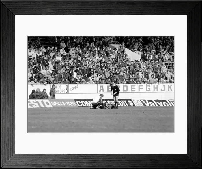 Framed Print : Sheffield Wednesday 0 v. Chelsea 0. Division 2 Football May 1982 MF07-11-027 Framed Print : Sheffield Wednesday 0 v. Chelsea 0. Division 2 Football May 1982 MF07-11-027