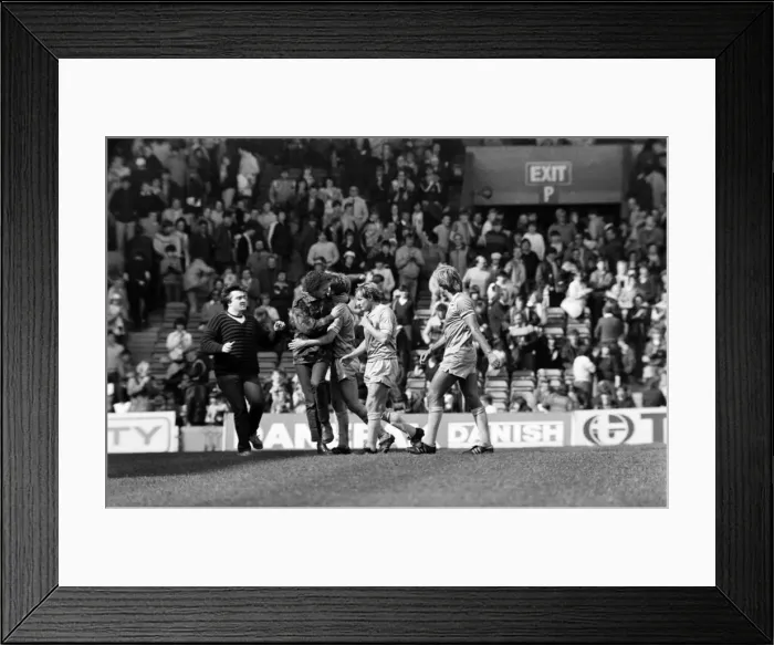 Framed Print : Manchester City 1 v. Coventry 3. May 1982 MF07-05-066 Framed Print : Manchester City 1 v. Coventry 3. May 1982 MF07-05-066