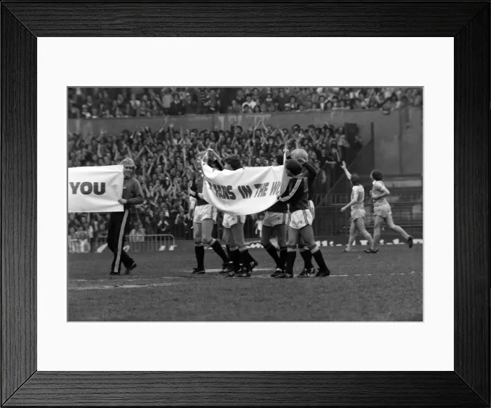 Framed Print : Manchester United 2 v. Stoke City 0. Division 1 Football. May 1982 MF07-02-088 Framed Print : Manchester United 2 v. Stoke City 0. Division 1 Football. May 1982 MF07-02-088