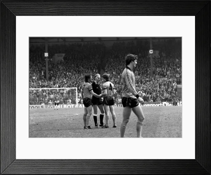 Framed Print : Stoke City 2 v. Wolverhampton Wanderers 1. Division 1 Football. April 1982 MF06-40-004 Framed Print : Stoke City 2 v. Wolverhampton Wanderers 1. Division 1 Football. April 1982 MF06-40-004