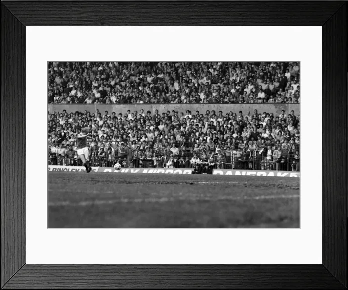 Framed Print : Manchester United 2 v. Stoke City 0. Division 1 Football. May 1982 MF07-02-005 Framed Print : Manchester United 2 v. Stoke City 0. Division 1 Football. May 1982 MF07-02-005