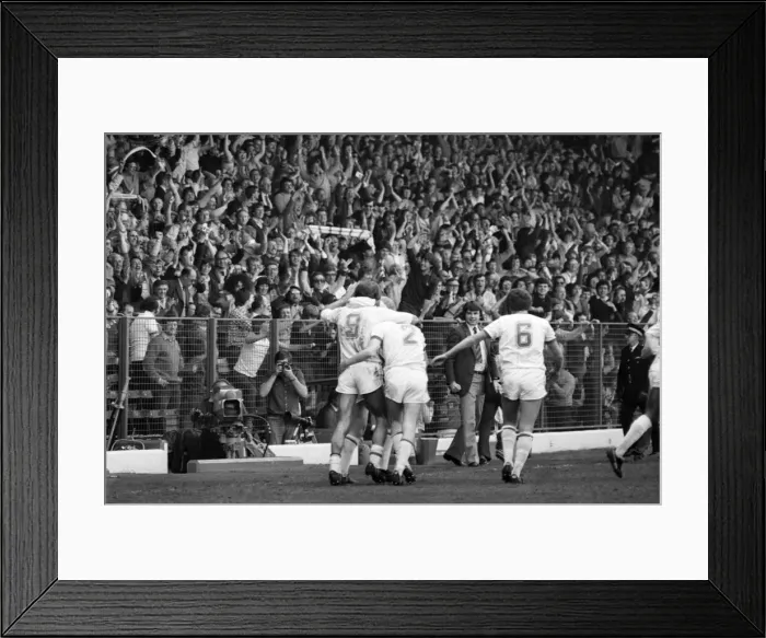 Framed Print : Leeds United 2. v. Brighton and Hove Albion 1. Division 1 Football. May 1982 MF07-01-047 Framed Print : Leeds United 2. v. Brighton and Hove Albion 1. Division 1 Football. May 1982 MF07-01-047