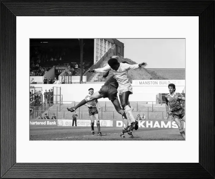 Framed Print : Leeds United 2. v. Brighton and Hove Albion 1. Division 1 Football. May 1982 MF07-01-031 Framed Print : Leeds United 2. v. Brighton and Hove Albion 1. Division 1 Football. May 1982 MF07-01-031