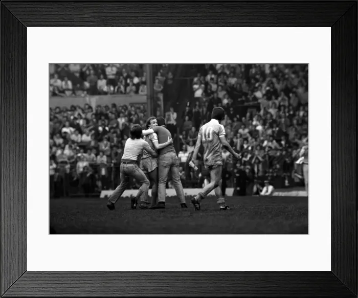 Framed Print : Manchester United 2 v. Stoke City 0. Division 1 Football. May 1982 MF07-02-045 Framed Print : Manchester United 2 v. Stoke City 0. Division 1 Football. May 1982 MF07-02-045