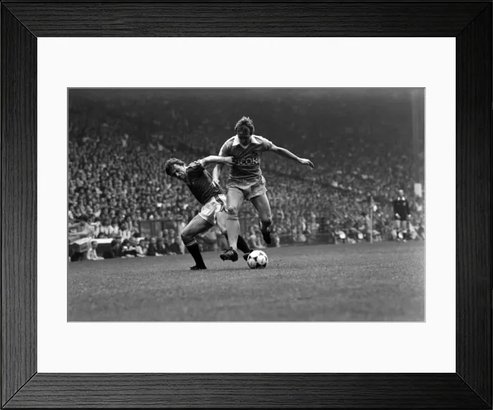 Framed Print : Manchester United 2 v. Stoke City 0. Division 1 Football. May 1982 MF07-02-040 Framed Print : Manchester United 2 v. Stoke City 0. Division 1 Football. May 1982 MF07-02-040
