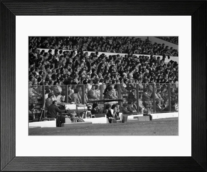 Framed Print : Leeds United 2. v. Brighton and Hove Albion 1. Division 1 Football. May 1982 MF07-01-036 Framed Print : Leeds United 2. v. Brighton and Hove Albion 1. Division 1 Football. May 1982 MF07-01-036