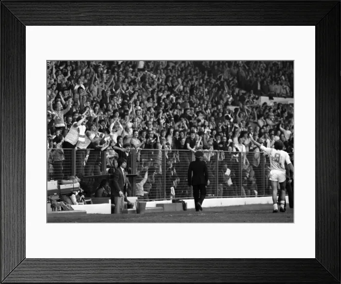 Framed Print : Leeds United 2. v. Brighton and Hove Albion 1. Division 1 Football. May 1982 MF07-01-053 Framed Print : Leeds United 2. v. Brighton and Hove Albion 1. Division 1 Football. May 1982 MF07-01-053