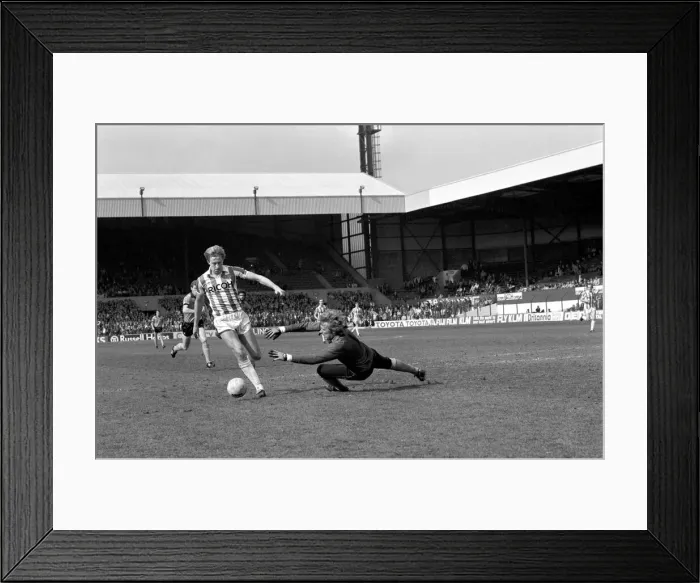 Framed Print : Stoke City 2 v. Wolverhampton Wanderers 1. Division 1 Football. April 1982 MF06-40-061