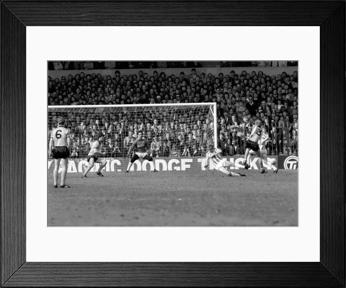 Framed Print : Stoke City 2 v. Wolverhampton Wanderers 1. Division 1 Football. April 1982 MF06-40-034