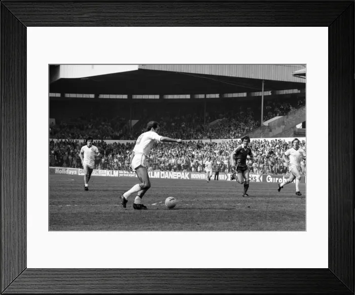 Framed Print : Leeds United 2. v. Brighton and Hove Albion 1. Division 1 Football. May 1982 MF07-01-010 Framed Print : Leeds United 2. v. Brighton and Hove Albion 1. Division 1 Football. May 1982 MF07-01-010