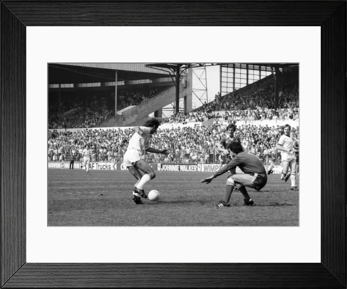 Framed Print : Leeds United 2. v. Brighton and Hove Albion 1. Division 1 Football. May 1982 MF07-01-011 Framed Print : Leeds United 2. v. Brighton and Hove Albion 1. Division 1 Football. May 1982 MF07-01-011