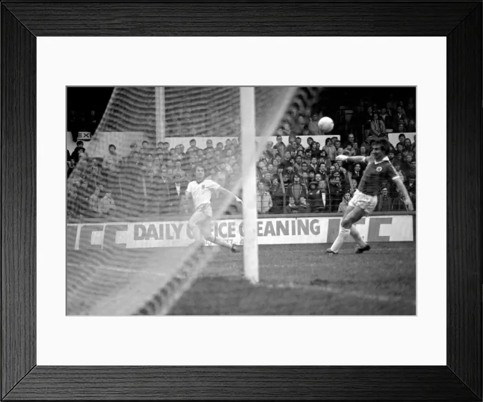 Framed Print : English League Division One match at Goodison Park. Everton 0 v West Ham United 0 Framed Print : English League Division One match at Goodison Park. Everton 0 v West Ham United 0