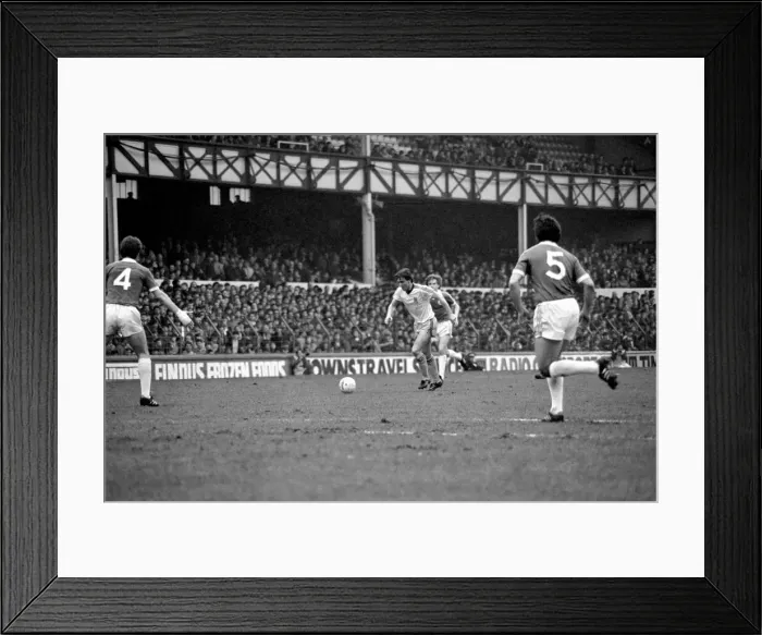 Framed Print : English League Division One match at Goodison Park. Everton 0 v West Ham United 0 Framed Print : English League Division One match at Goodison Park. Everton 0 v West Ham United 0