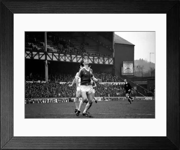 Framed Print : English League Division One match at Goodison Park. Everton 0 v West Ham United 0 Framed Print : English League Division One match at Goodison Park. Everton 0 v West Ham United 0
