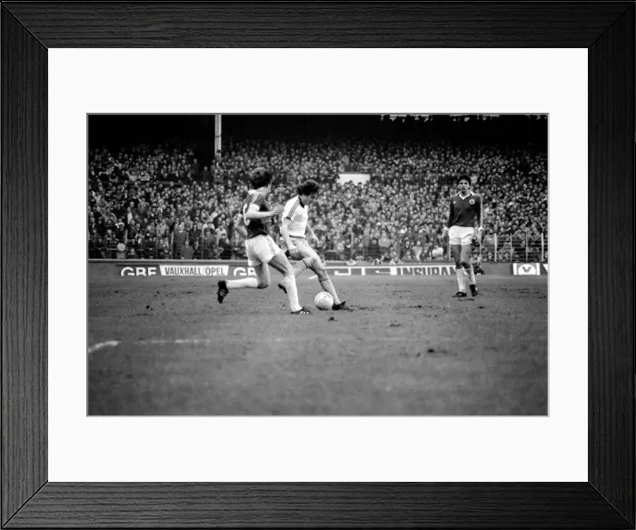 Framed Print : English League Division One match at Goodison Park. Everton 0 v West Ham United 0 Framed Print : English League Division One match at Goodison Park. Everton 0 v West Ham United 0