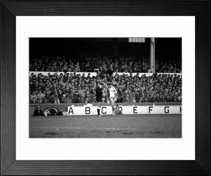 Framed Print : English League Division One match at Goodison Park. Everton 0 v West Ham United 0 Framed Print : English League Division One match at Goodison Park. Everton 0 v West Ham United 0