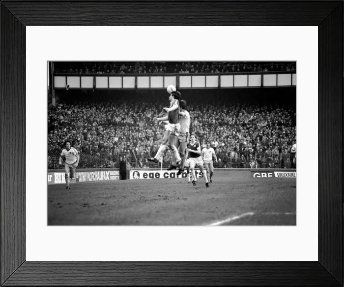 Framed Print : English League Division One match at Goodison Park. Everton 0 v West Ham United 0 Framed Print : English League Division One match at Goodison Park. Everton 0 v West Ham United 0