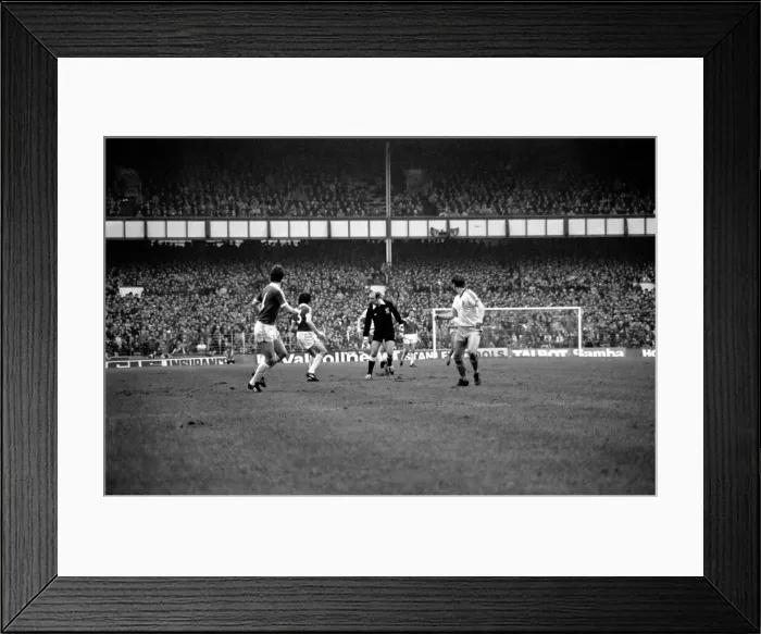 Framed Print : English League Division One match at Goodison Park. Everton 0 v West Ham United 0 Framed Print : English League Division One match at Goodison Park. Everton 0 v West Ham United 0