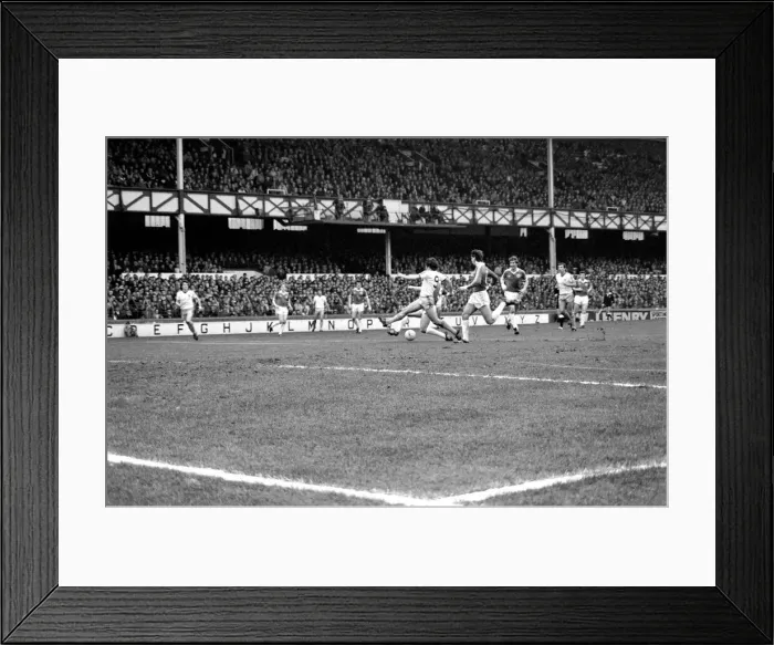 Framed Print : English League Division One match at Goodison Park. Everton 0 v West Ham United 0 Framed Print : English League Division One match at Goodison Park. Everton 0 v West Ham United 0