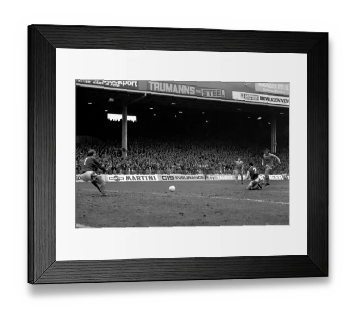 Framed Print : English League Division One match at Maine Road. Manchester City 0 v Arsenal 0