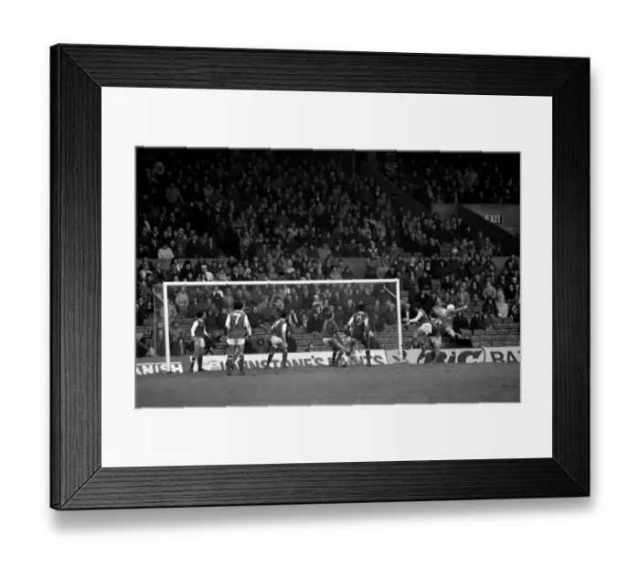 Framed Print : English League Division One match at Maine Road. Manchester City 0 v Arsenal 0 Framed Print : English League Division One match at Maine Road. Manchester City 0 v Arsenal 0