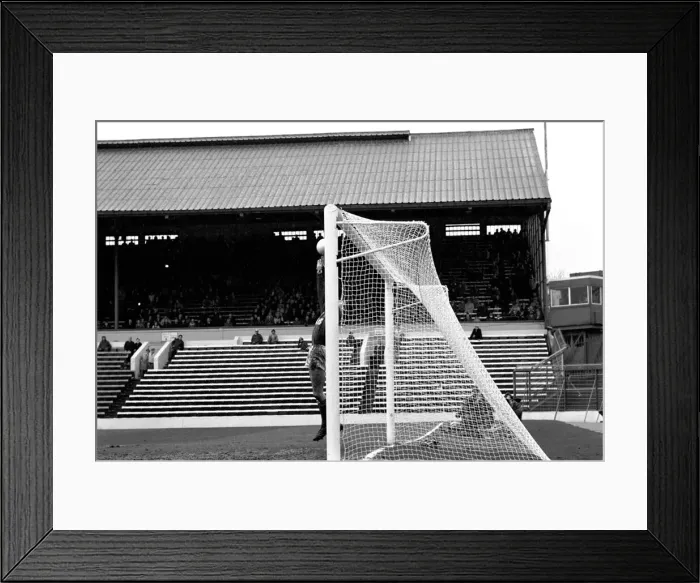 Framed Print : English League Division Two match. Sheffield Wednesday 1 v Charlton Athletic 1