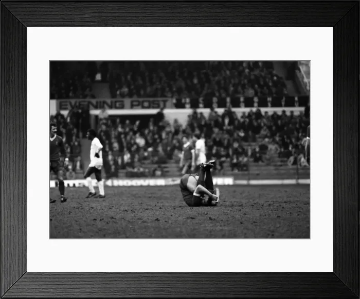 Framed Print : English League Division One match at Elland Road. Leeds United 0 v Liverpool 2