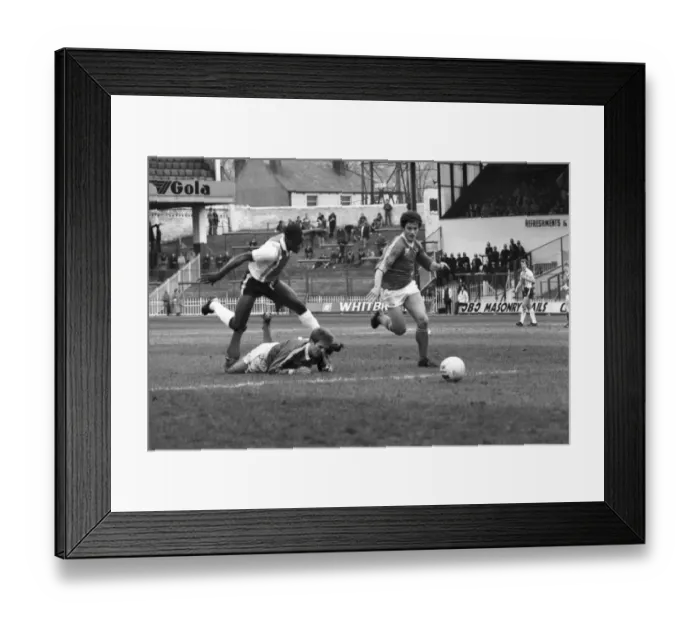 Framed Print : Sheffield United 2 v. Millwall 1. Division Three Football. March 1981 MF02-09-020 Framed Print : Sheffield United 2 v. Millwall 1. Division Three Football. March 1981 MF02-09-020