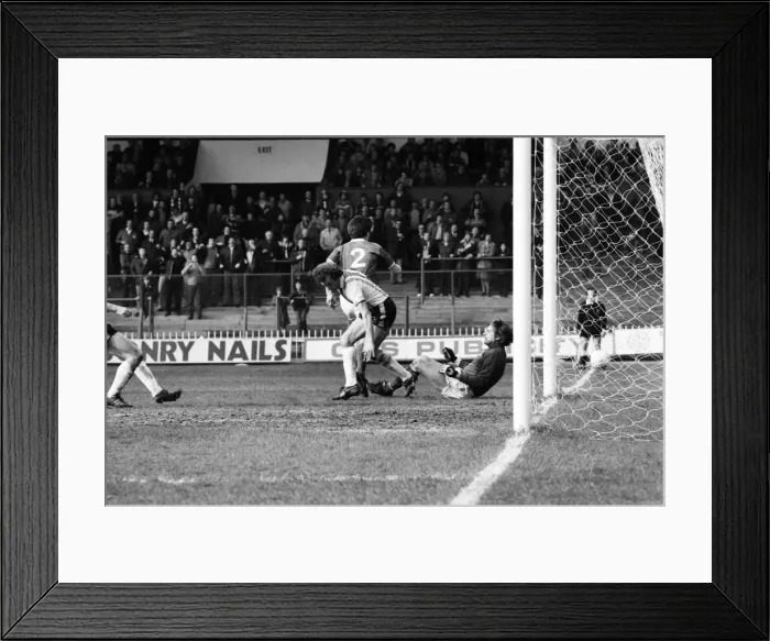 Framed Print : Sheffield United 2 v. Millwall 1. Division Three Football. March 1981 MF02-09-007 Framed Print : Sheffield United 2 v. Millwall 1. Division Three Football. March 1981 MF02-09-007