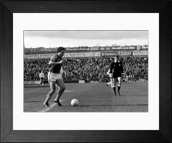 Framed Print : Bolton Wanderers 1 v. West Ham 1. Division Two Football. March 1981 MF02-08-019 Framed Print : Bolton Wanderers 1 v. West Ham 1. Division Two Football. March 1981 MF02-08-019