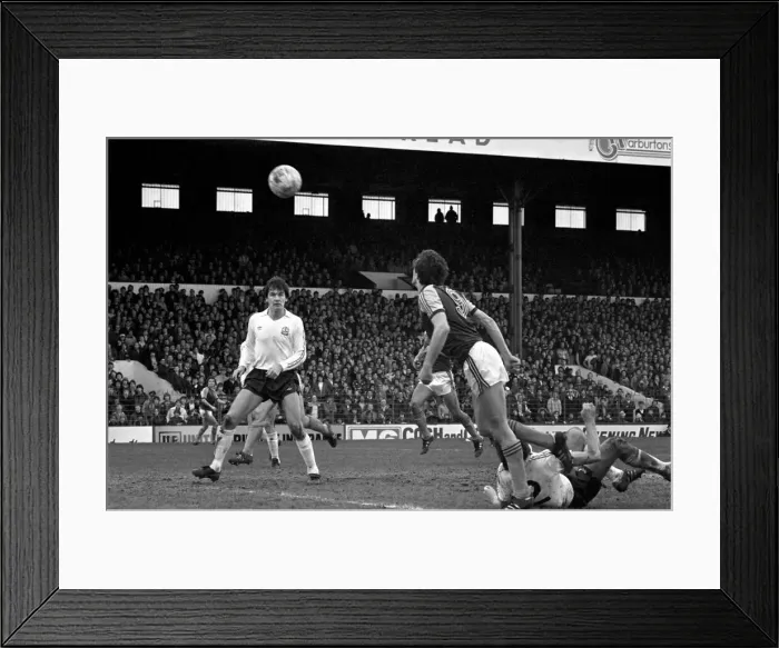 Framed Print : Bolton Wanderers 1 v. West Ham 1. Division Two Football. March 1981 MF02-08-001 Framed Print : Bolton Wanderers 1 v. West Ham 1. Division Two Football. March 1981 MF02-08-001