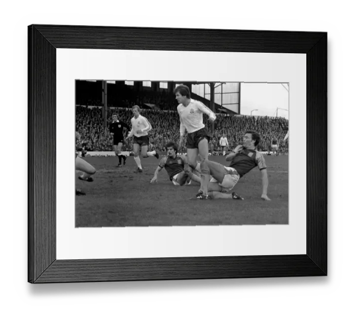 Framed Print : Bolton Wanderers 1 v. West Ham 1. Division Two Football. March 1981 MF02-08-012