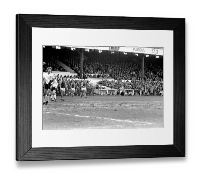 Framed Print : Bolton Wanderers 1 v. West Ham 1. Division Two Football. March 1981 MF02-08-006 Framed Print : Bolton Wanderers 1 v. West Ham 1. Division Two Football. March 1981 MF02-08-006